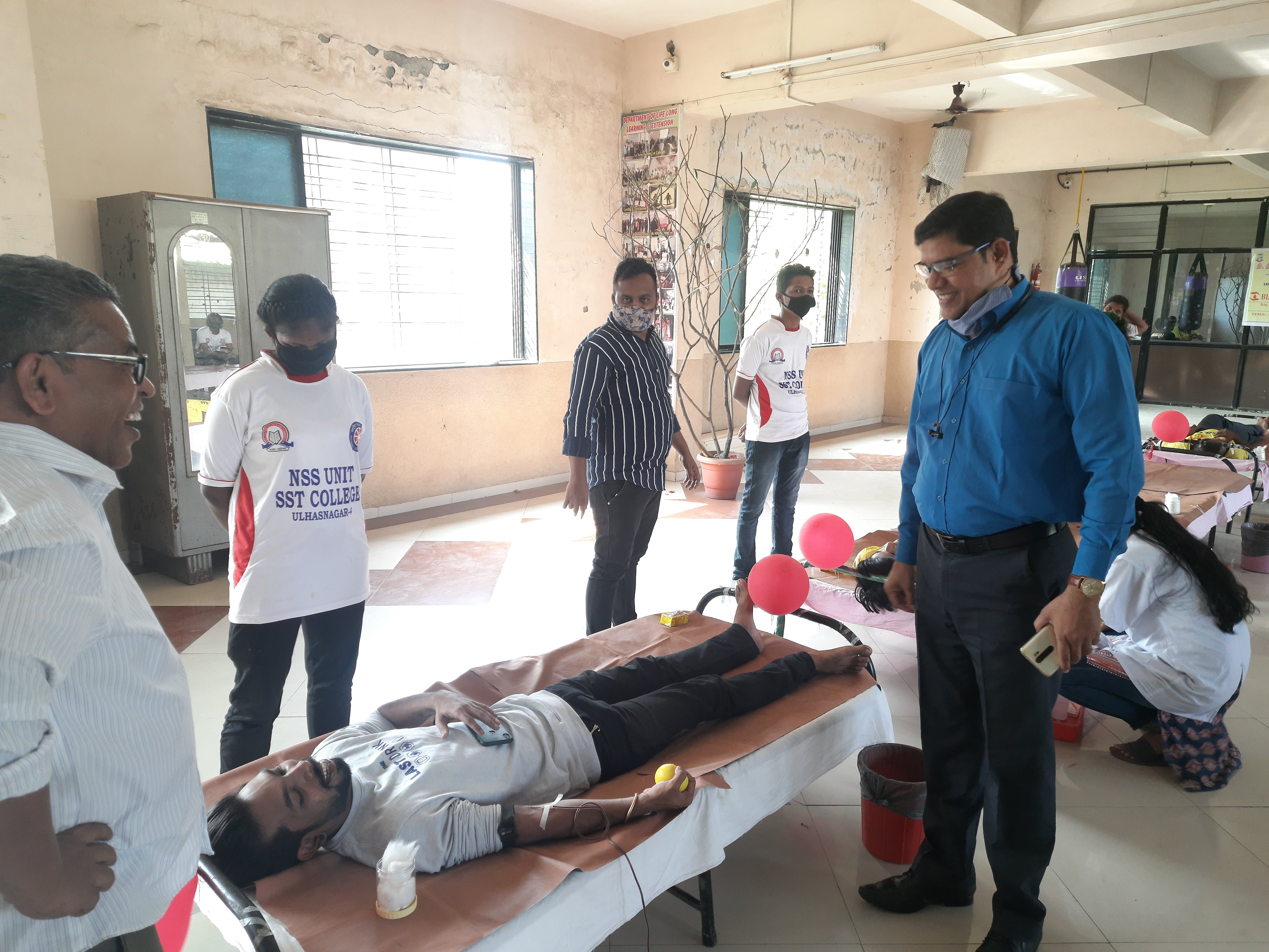 Jivansha Foundation field volunteers interacting with community students